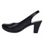 Pantofi eleganți de damă, tip slingback, cu toc gros stabil și design modern în combinație negru-roșu. Ideali pentru ținute office sau casual.